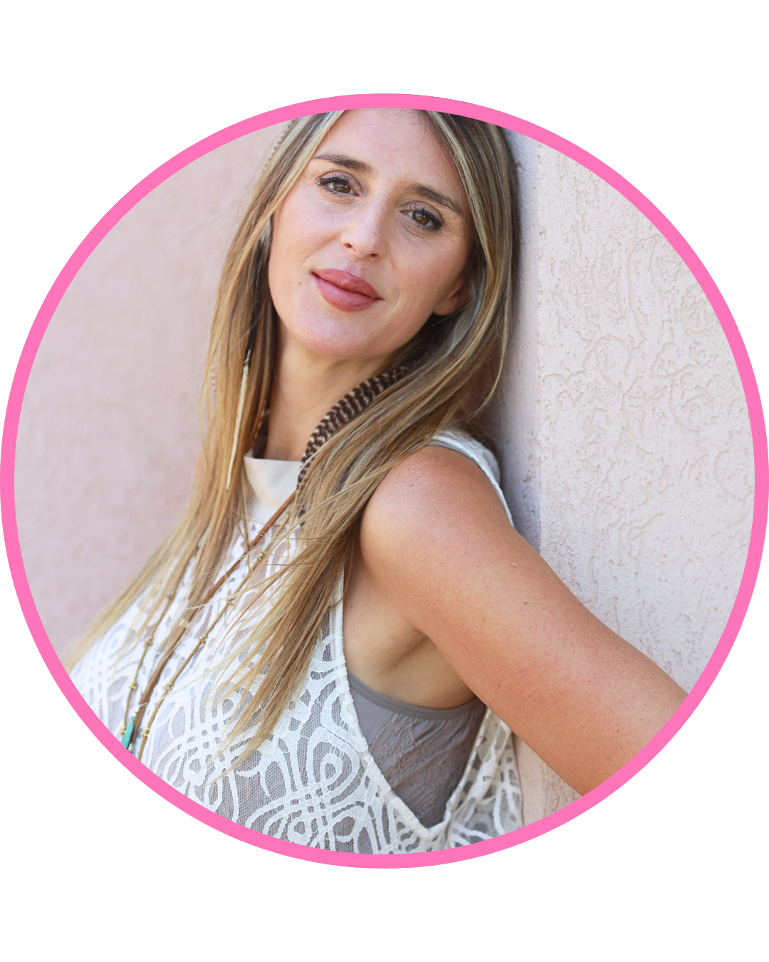 Psicóloga, terapeuta ocupacional, emprendedora y mamá. Mi marca personal se construye desde la autenticidad, la sensibilidad y la transformación